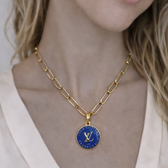 “Trunks and Bags” Charm